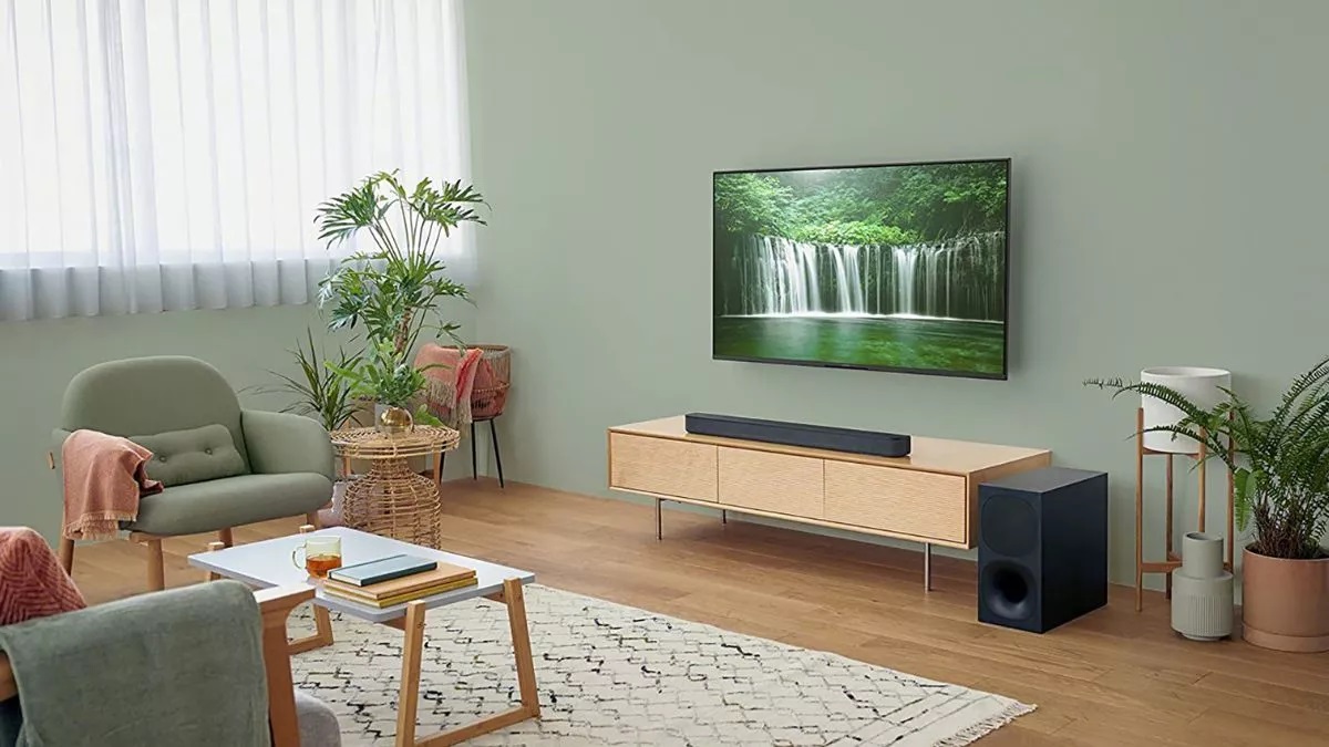 Tv store and soundbar